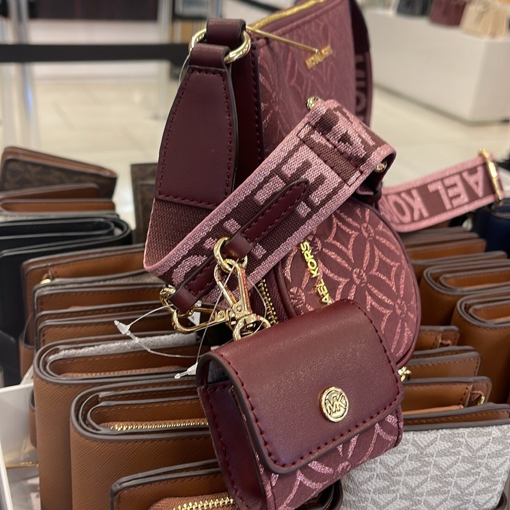 MICHAEL KORS Jet Set Travel Small Logo Jacquard Crossbody With Tech Attach NWT - Picture 2 of 16